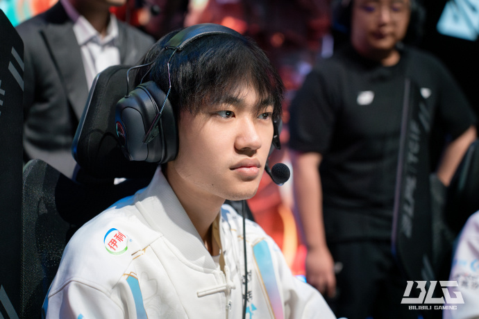 重视梯队建 重视梯队建